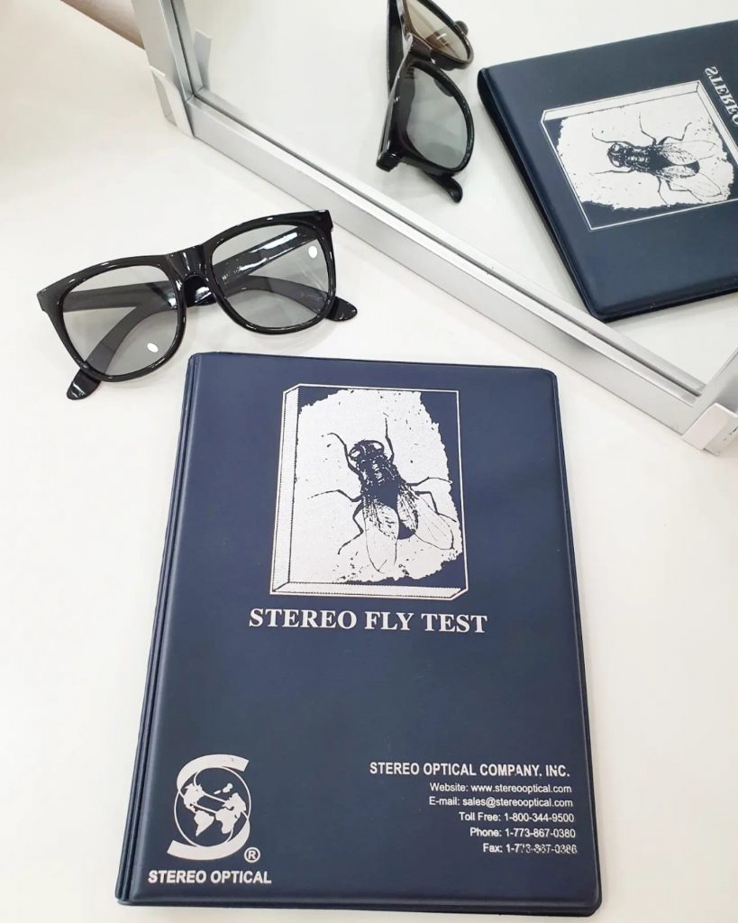 El test de la mosca se utiliza para valorar la estereopisis que es la capacidad de distinguir la profundidad entre dos objetos. El test de titmus o test de la mosca es una prueba para valorar la visión binocular y se le hace en el reconocimiento visual a los opositores. Oposiciones policía nacional valencia, oposicion guardia civil valencia, oposicion policia local valencia, bomberos valencia.
