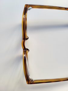 Especialista en gafas con prismas para personas que ven doble, en valencia centro, calle Cirilo Amorós 22 Valencia